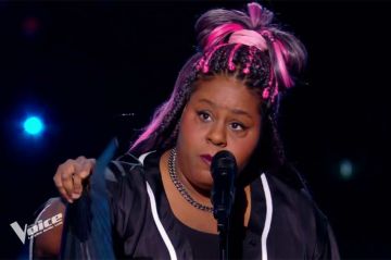 &quot;The Voice&quot; : Mia chante &quot;Call out my name&quot; de The Weeknd - Vidéo