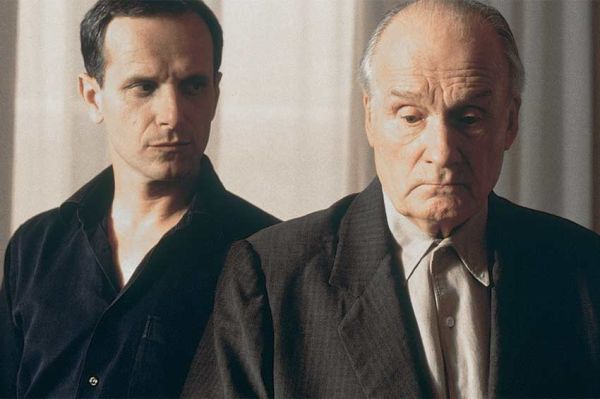 &quot;Comment j&#039;ai tué mon père&quot; avec Michel Bouquet et Charles Berling à revoir sur Arte lundi 11 août 2025