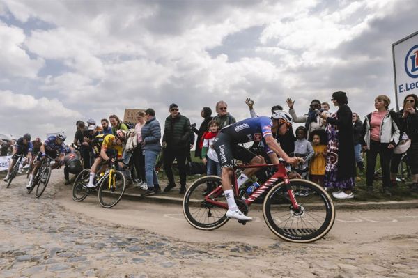 Cyclisme : Paris-Roubaix 2024 à suivre en direct sur France 3 les 6 &amp; 7 avril
