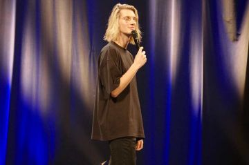 Le spectacle "Zèbre" de Paul Mirabel diffusé sur C8 vendredi 4 octobre 2024 (vidéo)