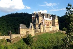« Les châteaux du Moyen Âge », samedi 3 juillet sur ARTE (vidéo)