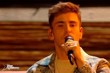 Replay "Star Academy" : Jullien chante "Je te promets" de Johnny Hallyday - Vidéo