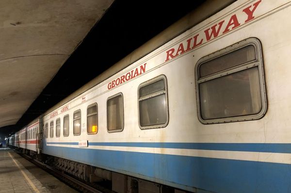 “Des trains pas comme les autres” en Géorgie, jeudi 27 août sur France 5 (vidéo)