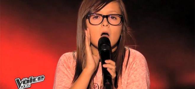 Replay “The Voice Kids” : Mélina interprète « Under » d’Alex Hepburn (vidéo)