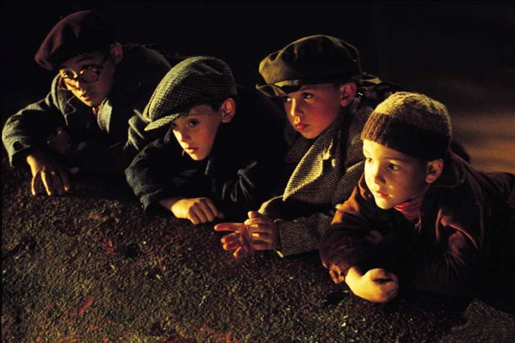 Place au cinéma : &quot;La cité des enfants perdus&quot; sur France 5 vendredi 4 août 2023 - Vidéo