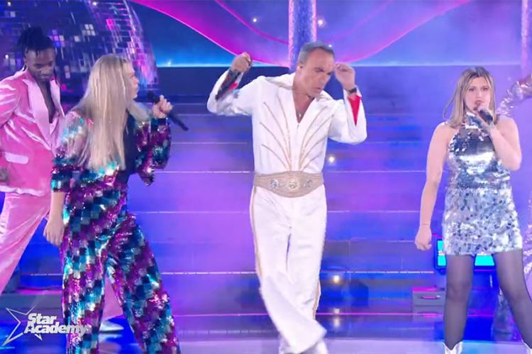 Replay "Star Academy" : les élèves et Nikos chantent un medley disco ! (vidéo)
