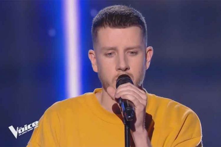 Replay “The Voice” : Alex Adam chante « Un homme heureux » de William Sheller (vidéo)