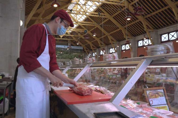 &quot;Reportages découverte : Charcutiers, l&#039;art du cochon&quot; samedi 25 novembre 2023 sur TF1 - Vidéo