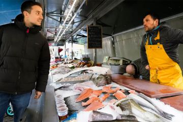 &quot;Sur le front&quot; : Hugo Clément dévoile les coulisses de la pêche industrielle lundi 16 décembre 2024 sur France 5 (vidéo)