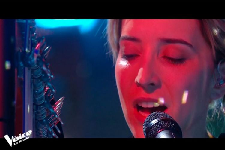 Replay “The Voice” : Gustine chante « Amoureuse » de Véronique Sanson en finale (vidéo)