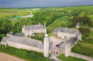 "Des racines et des ailes" en Normandie, sur le sentier des douaniers, mercredi 31 mai 2023 France 3 - Vidéo