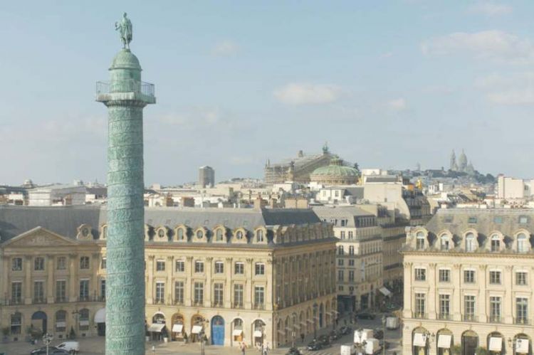 "Reportages découverte" : « Les coulisses de la place Vendôme » sur TF1 dimanche 20 août 2023 - Vidéo