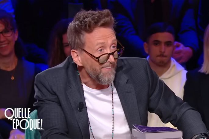 &quot;Le Phil&#039;Pol&quot; de Philippe Caverivière du 13 janvier 2024 dans &quot;Quelle époque !&quot; sur France 2 - Vidéo