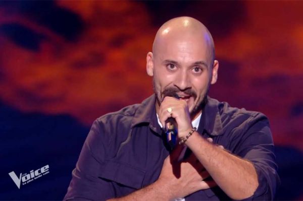 Replay "The Voice" : Franck chante "Les yeux de ma mère" d'Arno (vidéo)