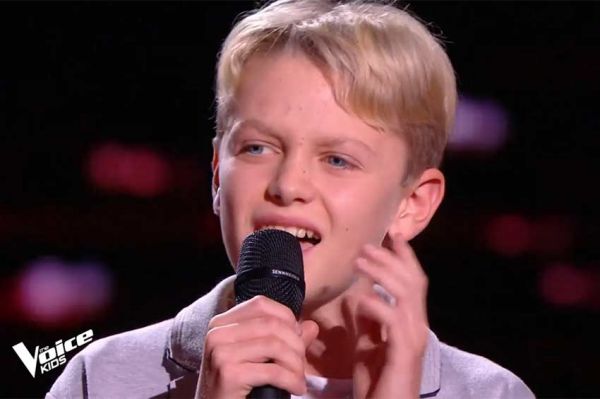 Replay "The Voice Kids" : Raphaël chante "Hold My Hand" de Lady Gaga - Vidéo