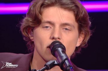 Replay &quot;Star Academy&quot; : Ulysse réalise son rêve et chante sa composition &quot;Fou&quot; (vidéo)