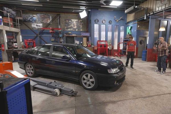"Wheeler Dealers France" : restauration d'une Renault Safrane Biturbo sur RMC Découverte lundi 3 novembre 2025