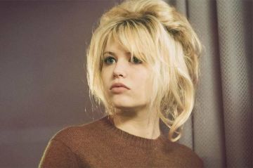 Julia de Nunez parle de son rôle dans &quot;Bardot&quot;, la mini-série de France 2