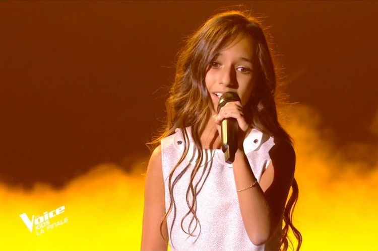 Replay “The Voice Kids” : Rébecca chante « Sois tranquille » d'Emmanuel Moire (vidéo)