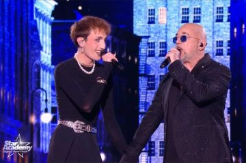 Replay "Star Academy" : Ambre, Bastiaan et Sarah (et Victor) chantent avec Pascal Obispo (vidéo)