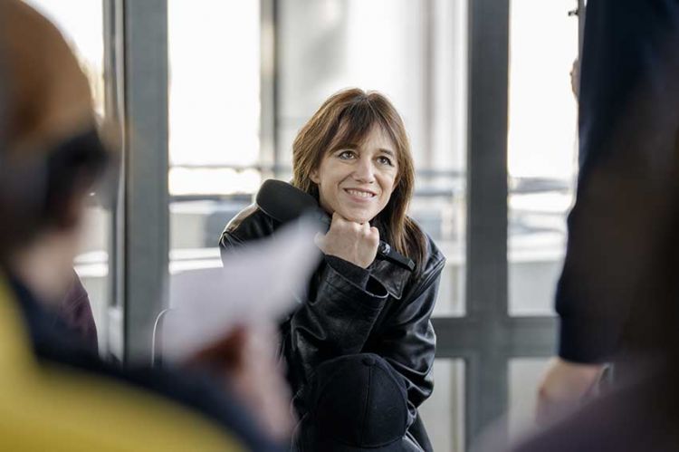 Charlotte Gainsbourg invitée des "Rencontres du Papotin" samedi 5 avril 2025 sur France 2 (vidéo)