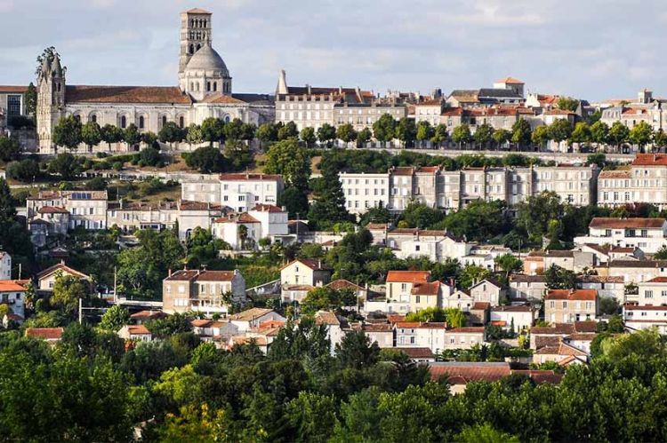 “Les mystères de la duchesse” en tournage pour France 3 avec Lorie Pester à Angoulême