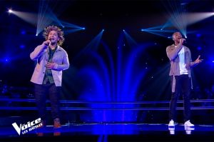 Replay “The Voice” : Abi et Raimana chantent « Un homme heureux » de William Sheller (vidéo)