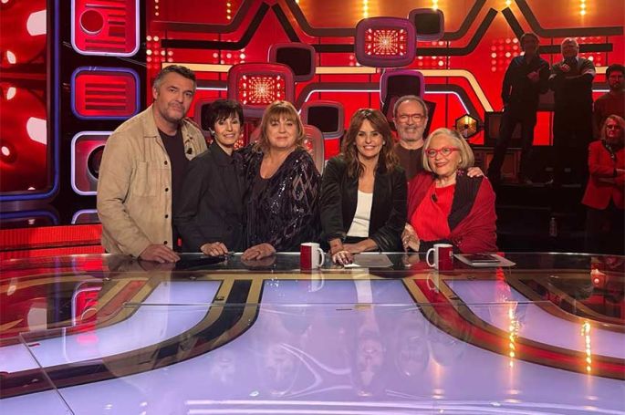 "Les enfants de la télé" dimanche 11 janvier 2026, les invités de Faustine Bollaert sur France 2 (vidéo)