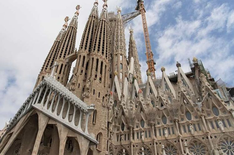 "Sagrada Familia : l'achèvement de l'église la plus haute du monde" sur RMC Découverte vendredi 12 juin 2026