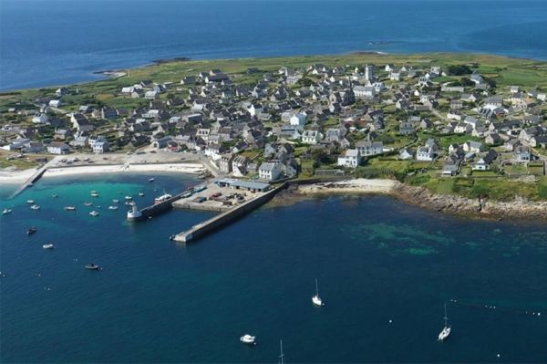 "Zone Interdite" : Bretagne, Normandie, les nouvelles destinations stars de vos vacances sur M6 mardi 13 août 2024