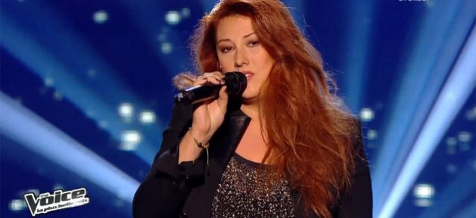 Replay “The Voice” : Emma Shaka chante « Pour ne pas vivre seul » de Dalida (vidéo)