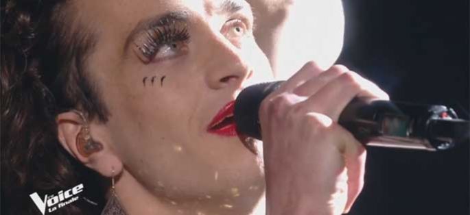 Replay “The Voice” : Xam Hurricane chante « Comme ils disent » de Charles Aznavour en finale (vidéo)