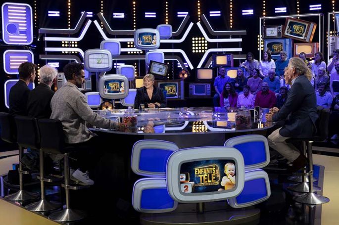 Les 50 ans de France 2 fêtés dans &quot;Les enfants de la télé&quot; samedi 10 mai 2025, les invités de Laurence Boccolini (vidéo)