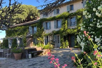 "Une maison, une artiste - Jeanne Moreau dans la lumière de Préverger" dimanche 20 juillet 2025 sur France 5