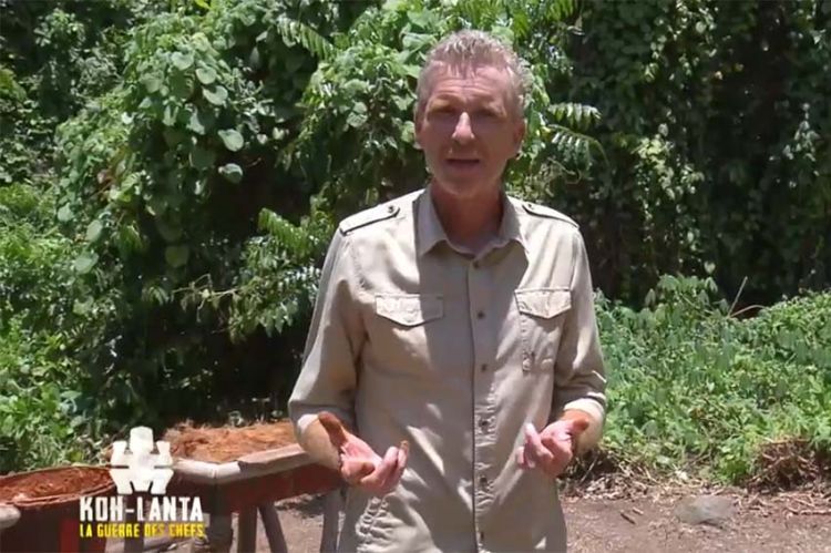 “Koh Lanta” : Denis Brogniart teste l'épreuve de la boue revisitée (vidéo)