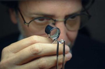 &quot;Reportages découverte&quot; : Les secrets des pierres précieuses, samedi 13 décembre 2025 sur TF1