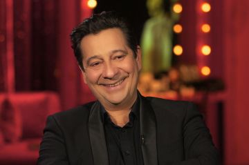 &quot;Laurent Gerra : 30 ans de rire&quot; : document inédit diffusé sur C8 mardi 14 novembre 2023