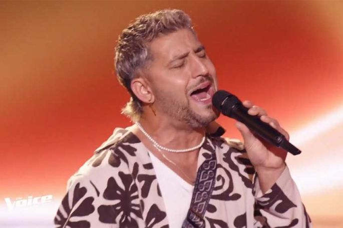 Replay "The Voice" : Loukas chante "Si antes te hubiera conocido" de Karol G (vidéo)