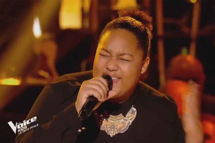 Revoir “The Voice Kids” : Mélia chante « Master Blaster » de Stevie Wonder en demi-finale (vidéo)