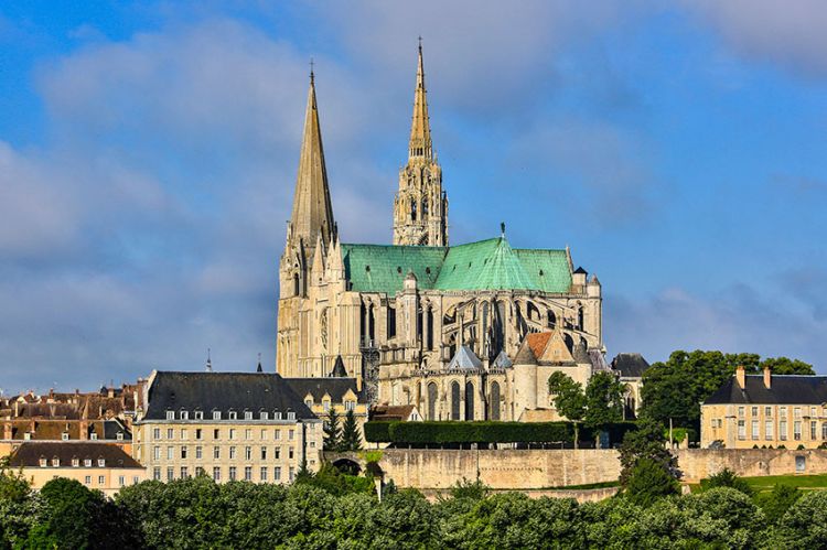 "Les trésors des abbayes et cathédrales françaises" lundi 30 juin 2025 sur France 5 avec Sophie Jovillard (vidéo)