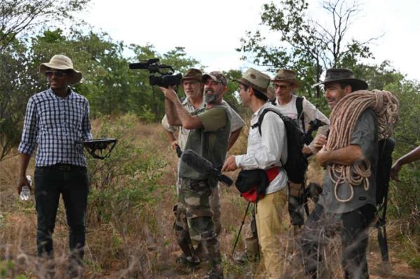 « Botswana, carnet de route dans les pas des premiers hommes » dans le 13H de TF1 du 4 au 11 février