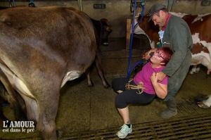 “L'amour est dans le pré” : le fou rire chez Eric pendant la traite des vaches (vidéo)