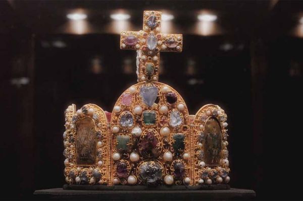 “Enquête de vérité” « La France des mystères : les reliques sacrées » mardi 14 juin sur RMC Story