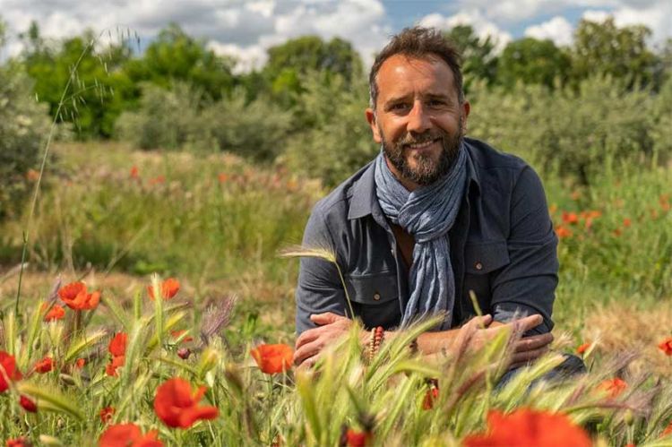 "Echappées Belles" : Un printemps en Provence avec Ismaël Khelifa sur France 5 samedi 3 mai 2025 (vidéo)