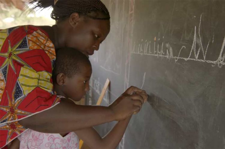 &quot;Être prof&quot; : de la Sibérie au Burkina Faso, l'histoire de trois enseignantes sur France 4 jeudi 4 septembre 2025
