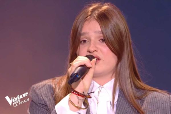 Replay "The Voice Kids" : Ella chante "La symphonie des éclairs" de Zaho de Sagazan (vidéo)