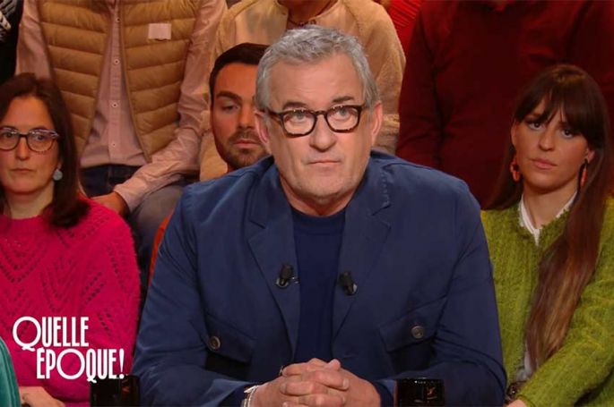 Très ému, Christophe Dechavanne annonce son retrait de &quot;Quelle époque !&quot; sur France 2 (vidéo)