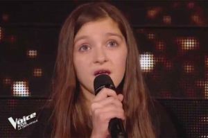 Revoir “The Voice Kids” : Irma chante « Ne retiens pas tes larmes » d&#039;Amel Bent en demi-finale (vidéo)