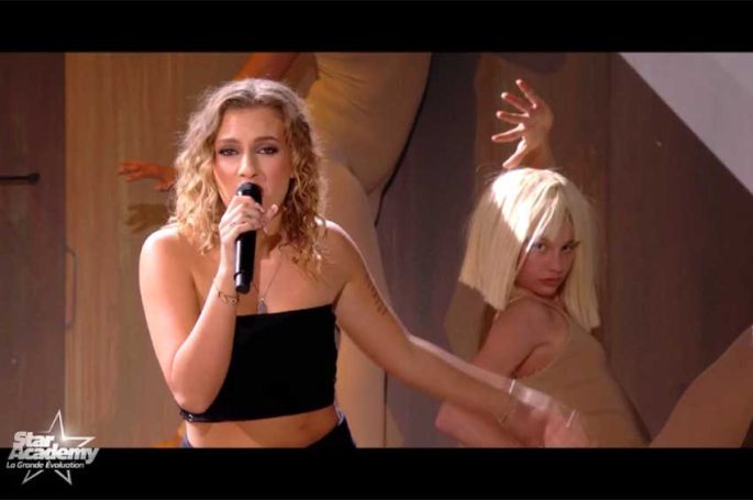 Replay "Star Academy" : Léa chante "Chandelier" de Sia (vidéo)