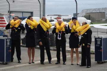 &quot;Les Touristes&quot; : Mission hôtesses de l&#039;air et stewards sur TF1 vendredi 27 janvier 2023 (vidéo)